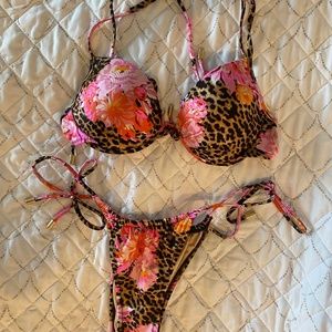 Victoria’s Secret bikini